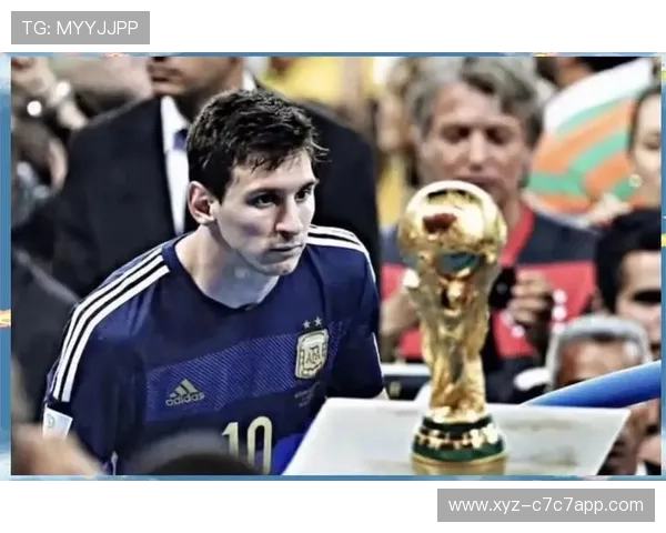 足球球星英文名字及其精彩瞬间照片呈现，见证传奇球员的非凡魅力